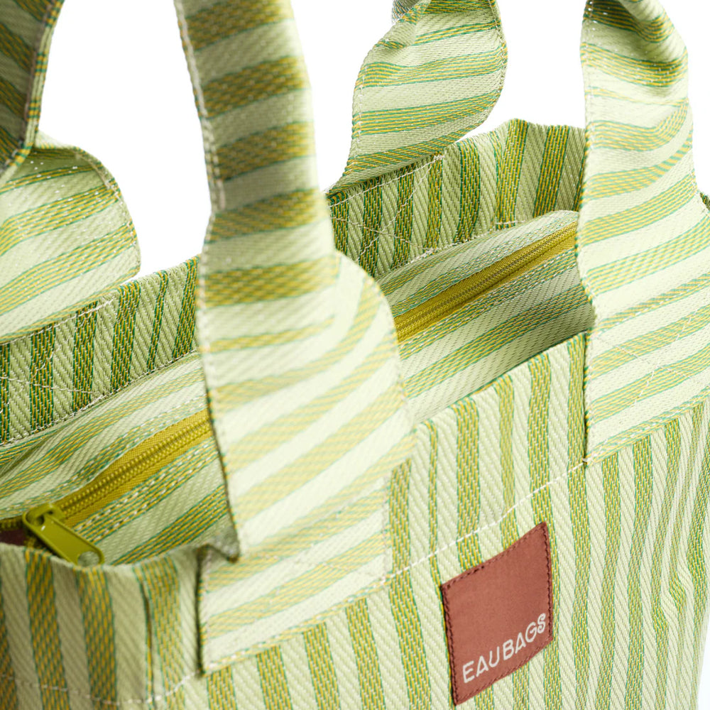 
                      
                        Tote Kiwi
                      
                    