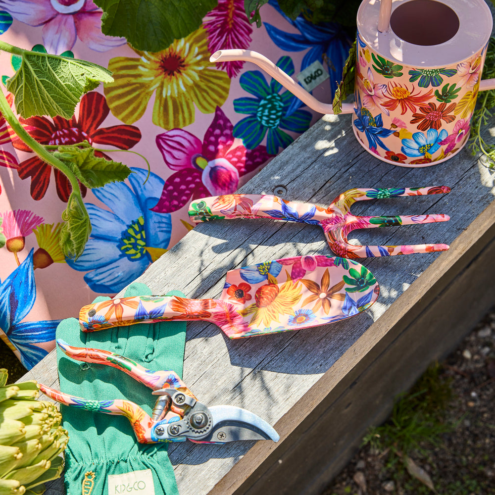
                      
                        Wild Flowers In Bloom Garden Tools and Gloves Set One Size
                      
                    