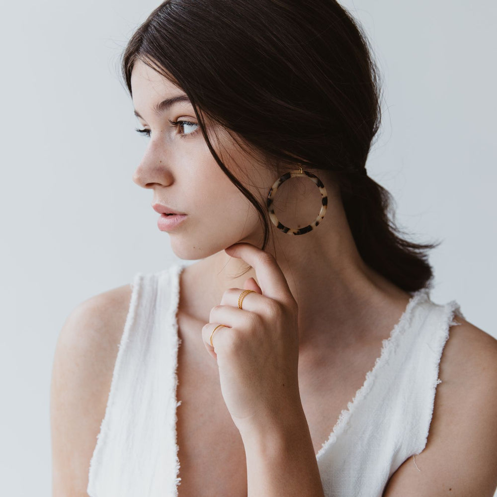 
                      
                        Tort Hoops Light
                      
                    